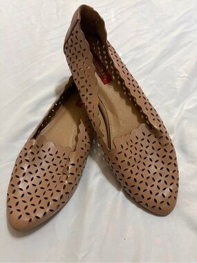 UNIONBAY Laser-Cut Pointed Flats - Nude Tan